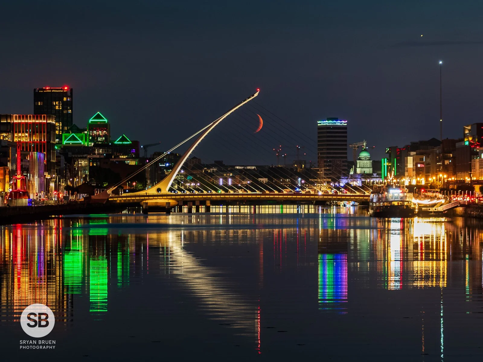 2026-07-17 Samuel Beckett Bridge moonset.jpg