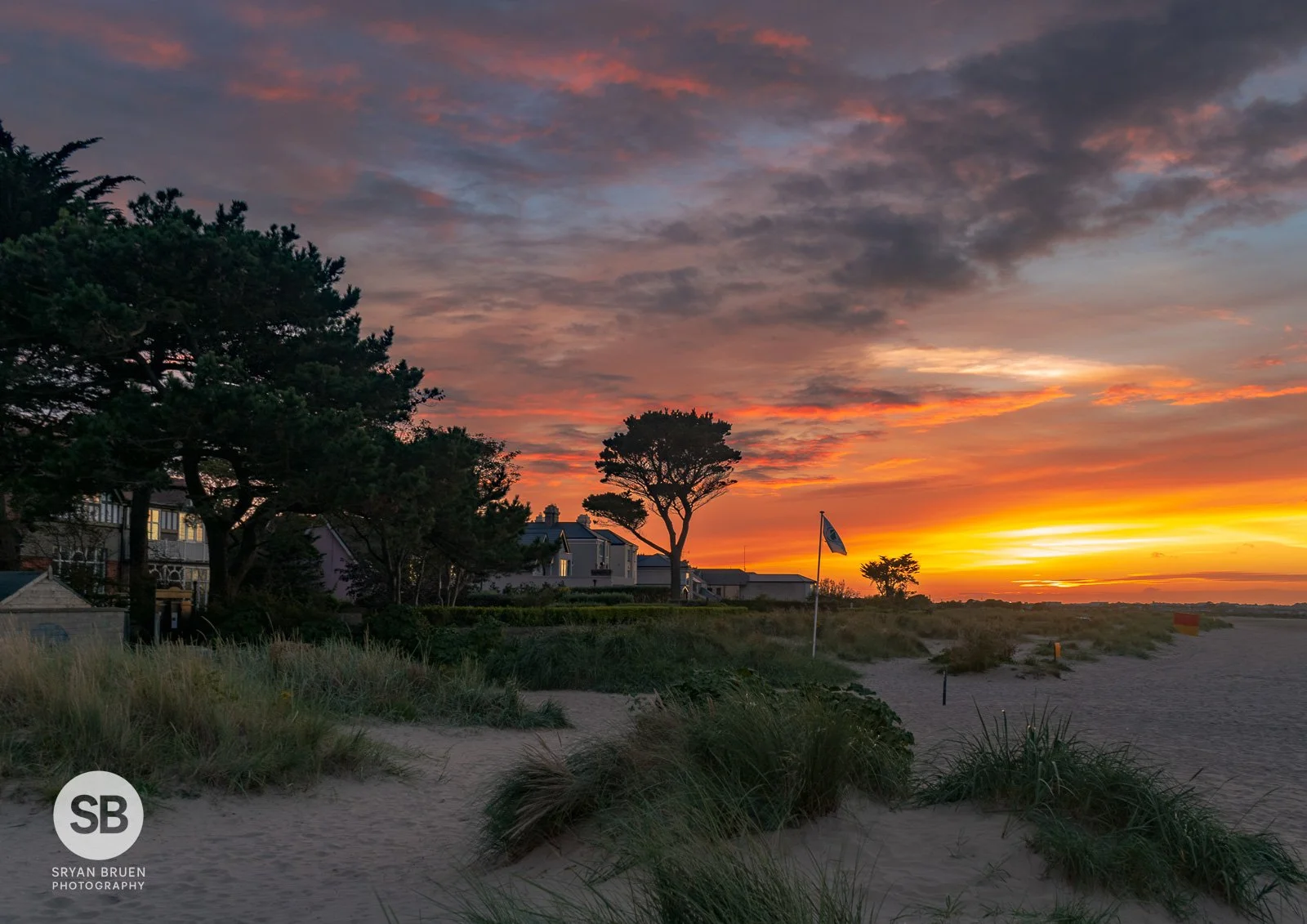 2020-09-11 Burrow Beach wildfire sunset 11 September 2020.jpg