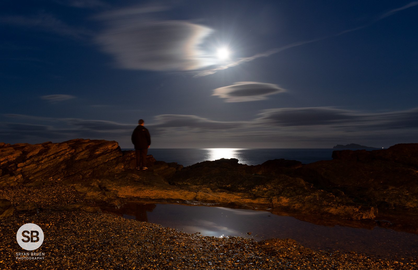 2020-04-07 High Rock Pink Moon rise selfie 7 April 2020.jpg