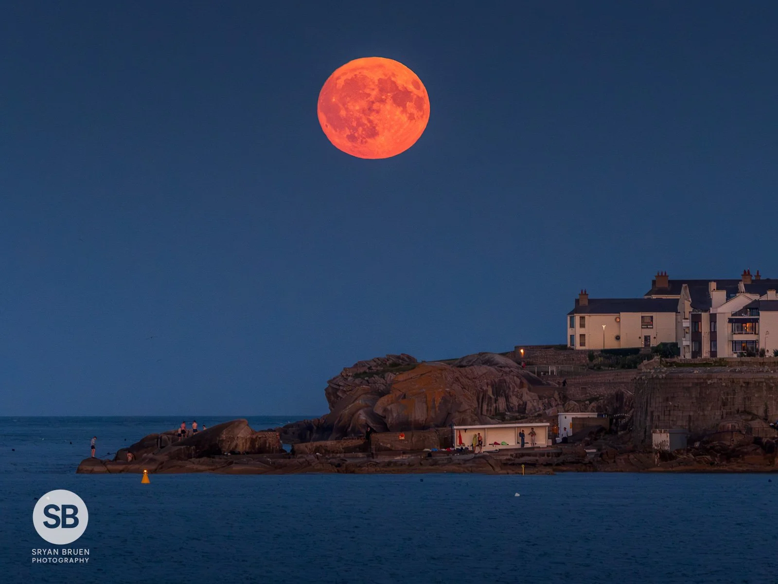 2025-08-08 Full moon rising over the Forty Foot.jpg