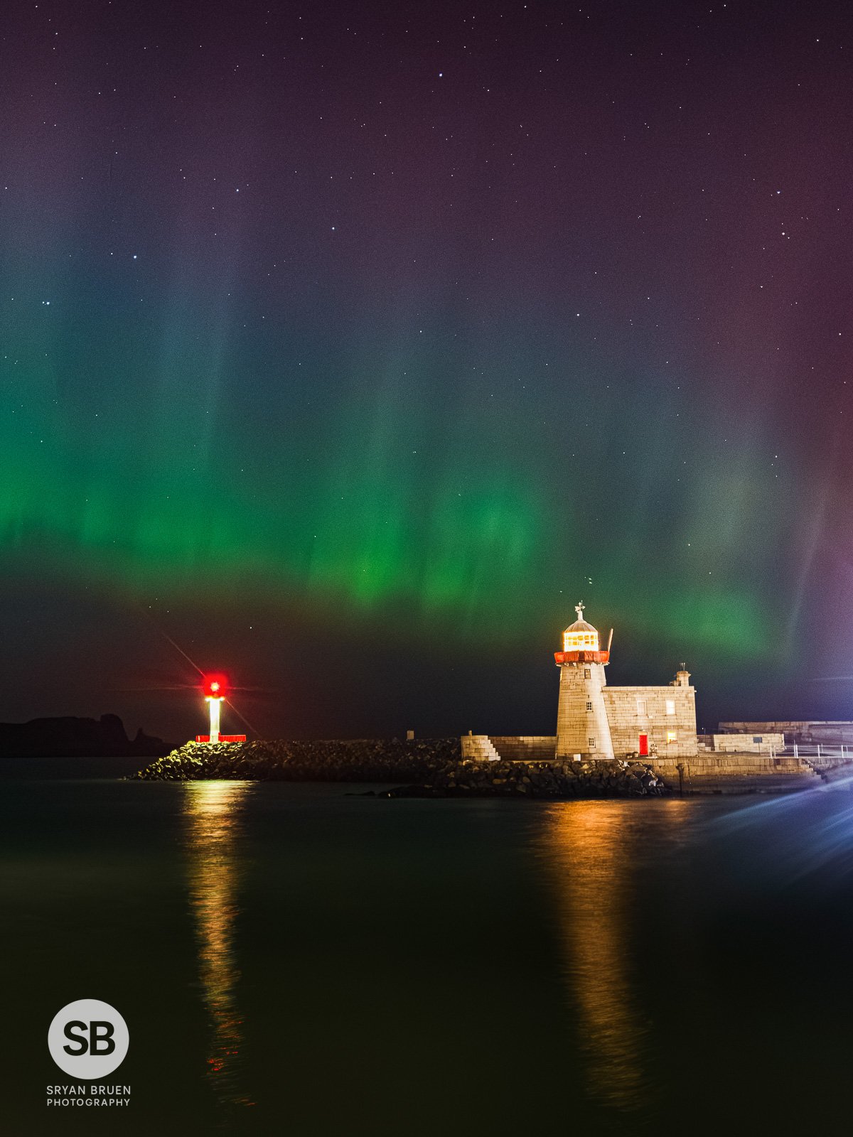 2024-10-11 Howth Lighthouses aurora borealis.jpg