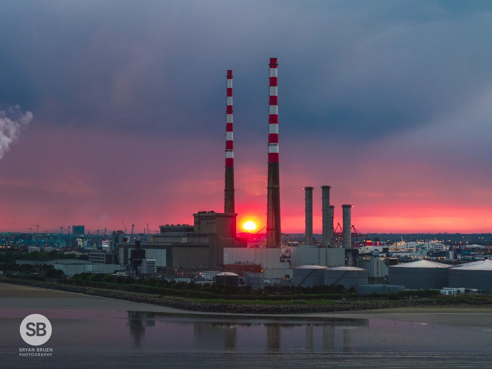 2025-05-12 Poolbeg Chimneys watery sunset 12 May 2025.jpg