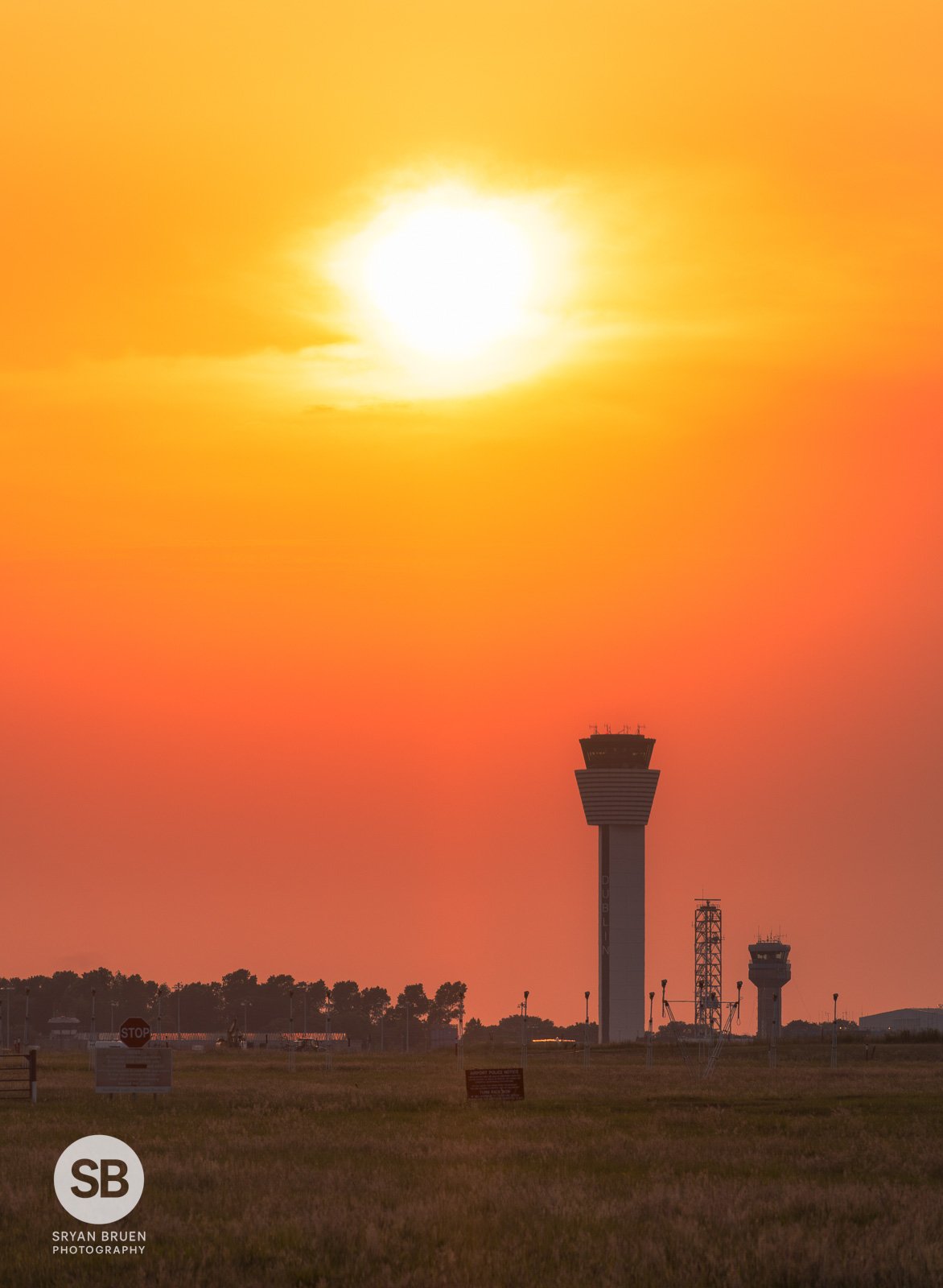 2023-06-15 Dublin Airport sunset 15 June 2023.jpg