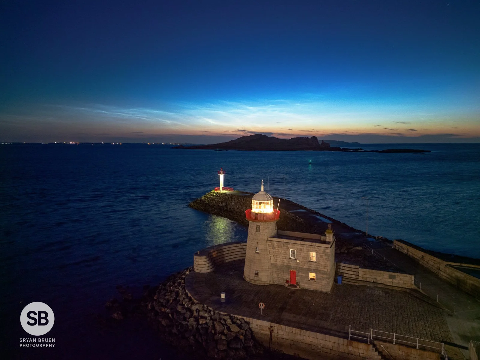 2023-07-04 Howth Lighthouse noctilucent clouds 4 July 2023.jpg