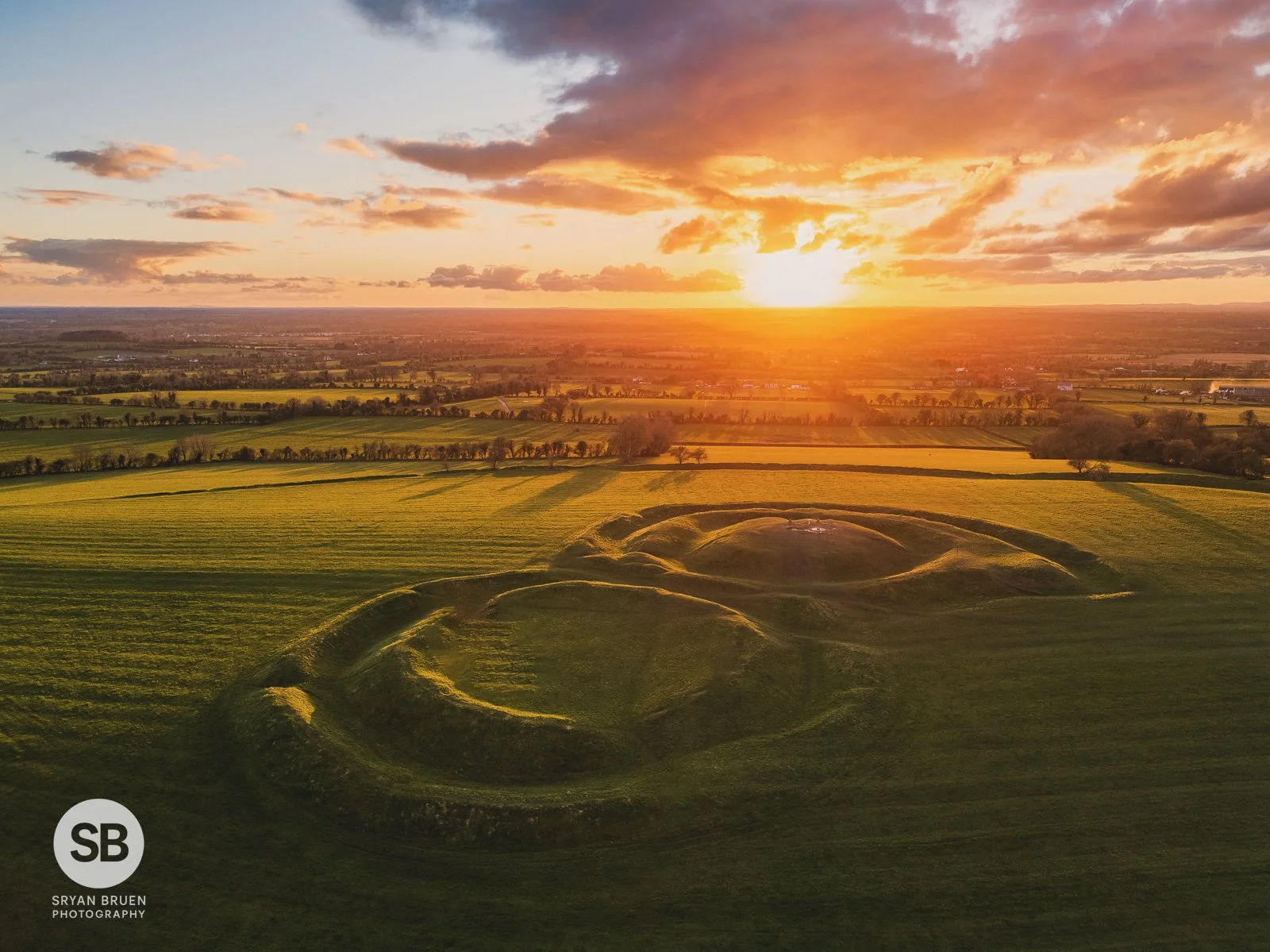 2024-03-30 Hill of Tara sunset warm fade 30 March 2024.jpg