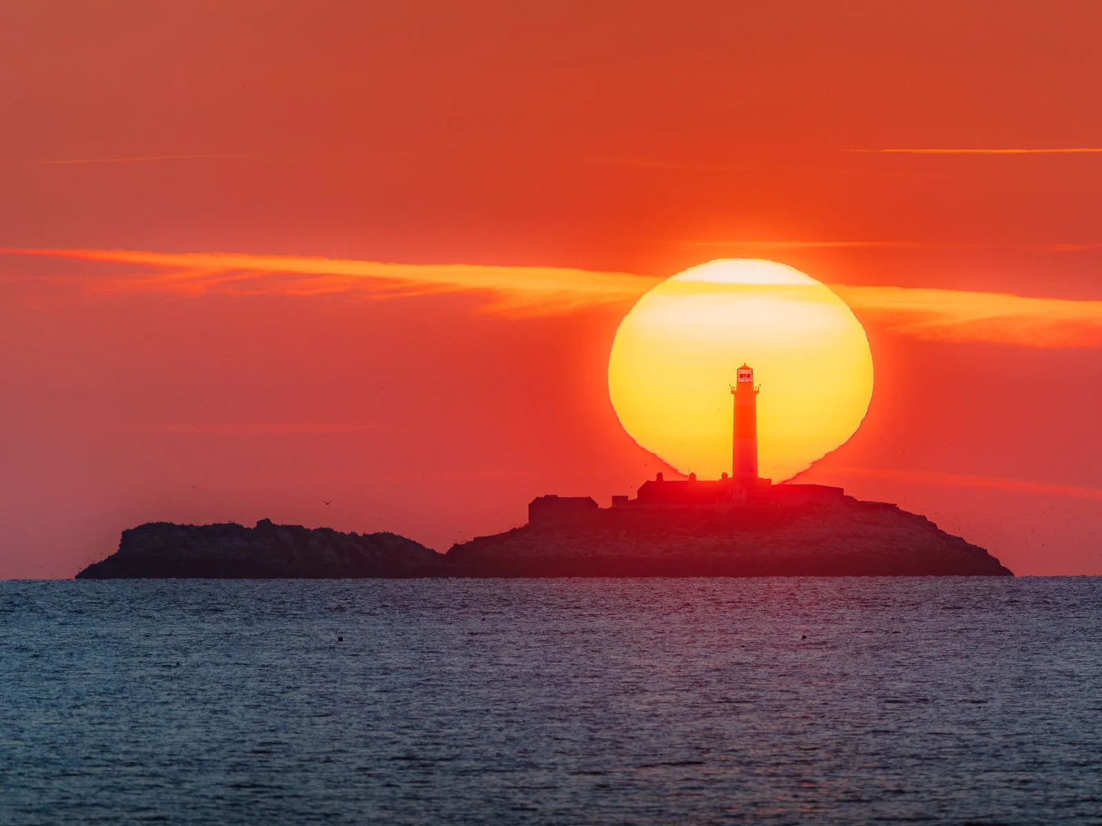 2026-08-24 Rockabill Lighthouse sunrise alignment.jpg