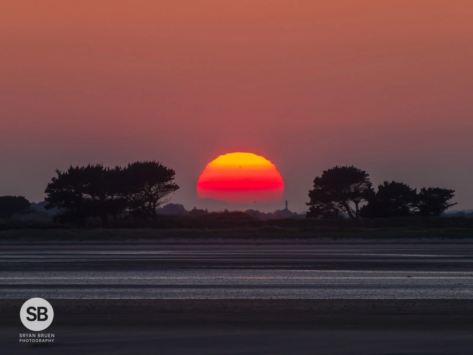 2023-06-06 Burrow Beach red sunset 6 June 2023.jpg