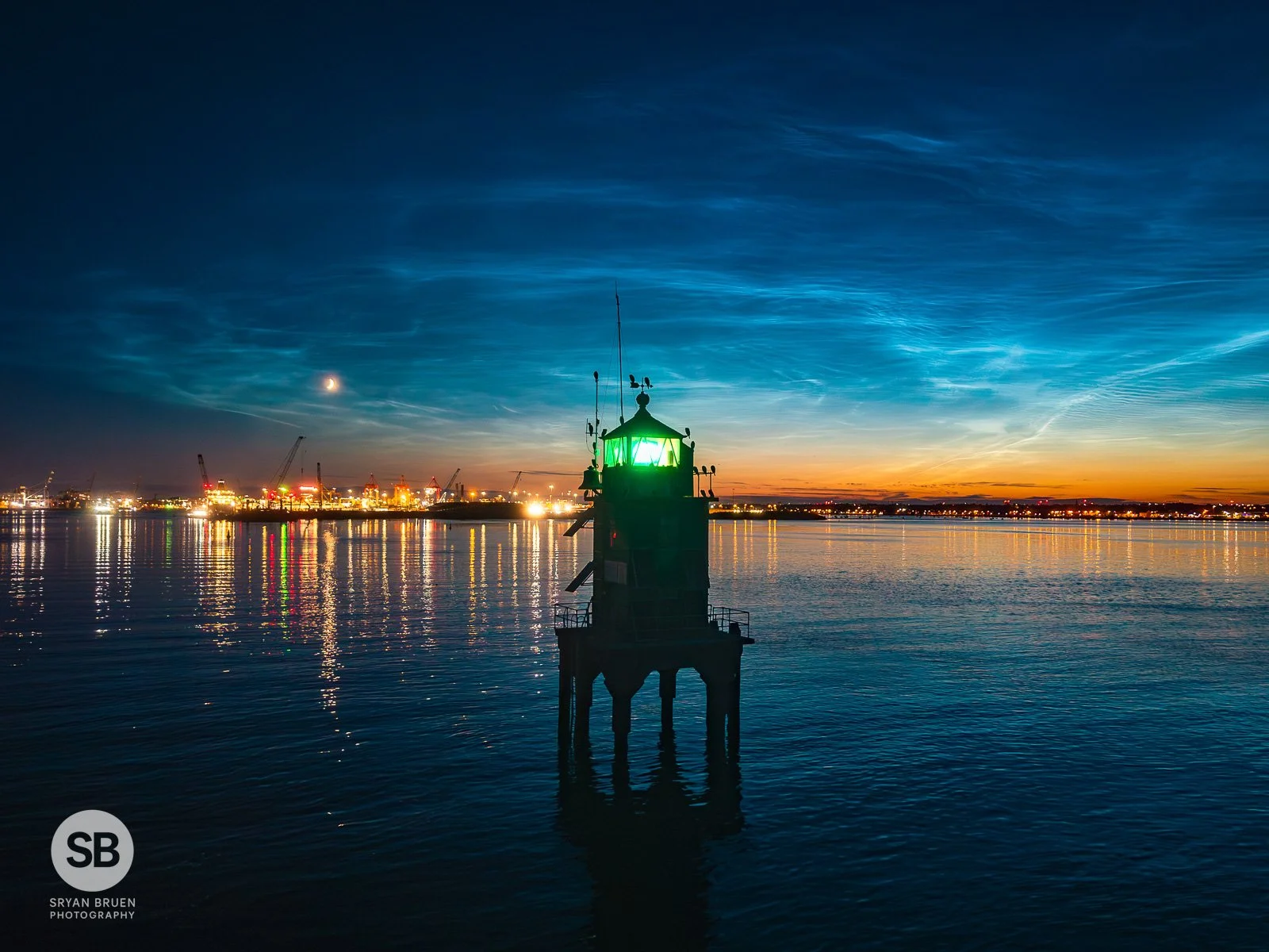 2025-06-29 North Bank Lighthouse noctilucent clouds 29 June 2025.jpg