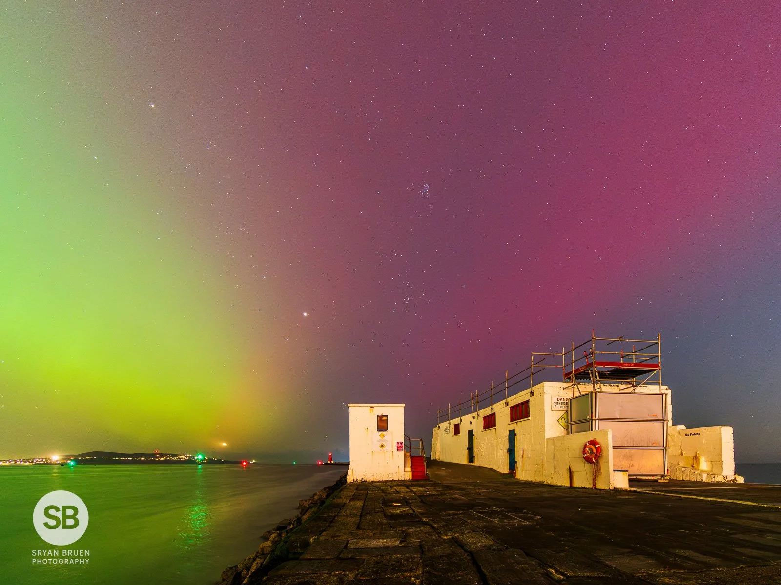 2024-10-10 Half Moon Great South Wall aurora 10 October 2024.jpg