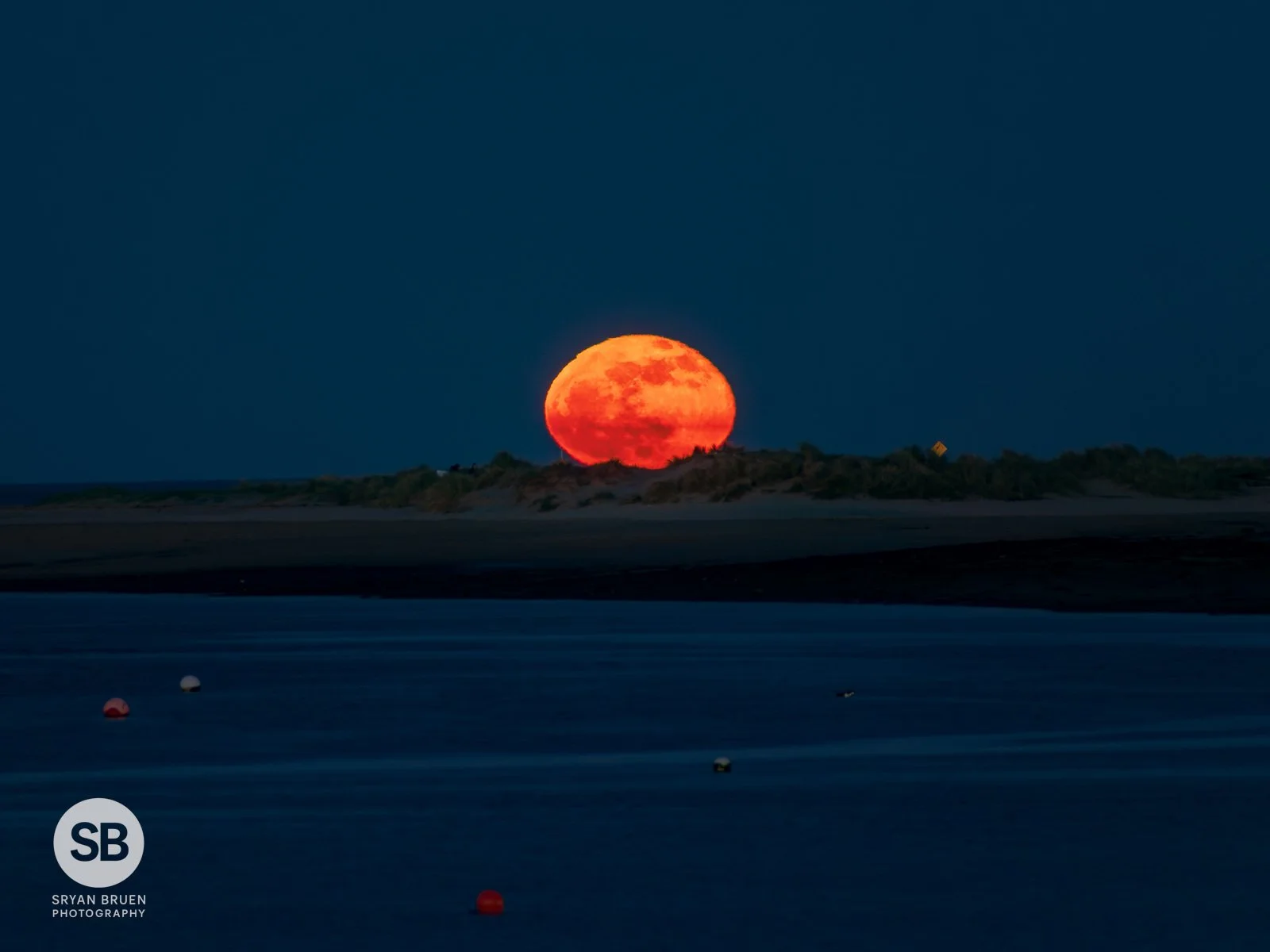 2023-04-06 Full moon Malahide Beach 6 April 2023.jpg