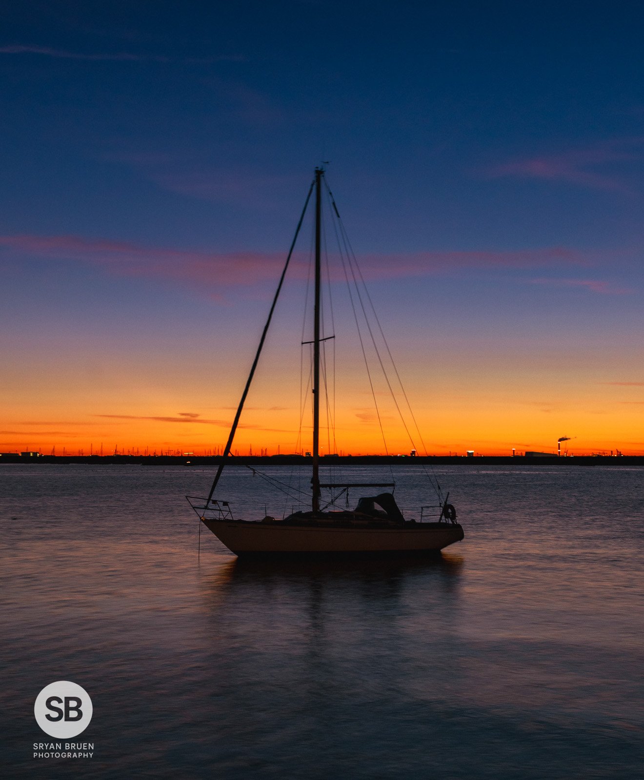 2022-08-09 Dun Laoghaire boat afterglow 4 crop 9 August 2022.jpg