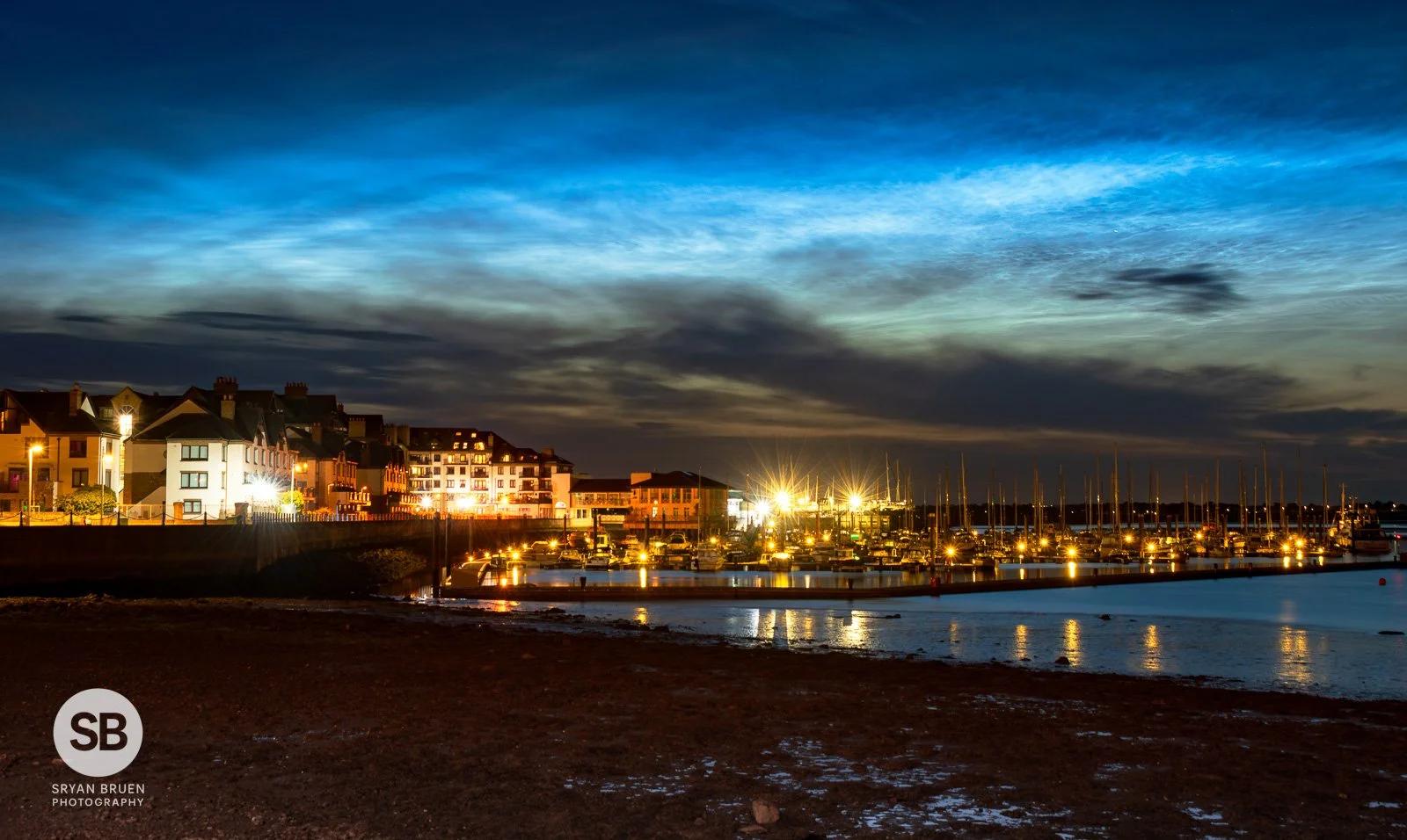 2021-06-18 Malahide Marina noctilucent clouds 2 18 June 2021.jpg