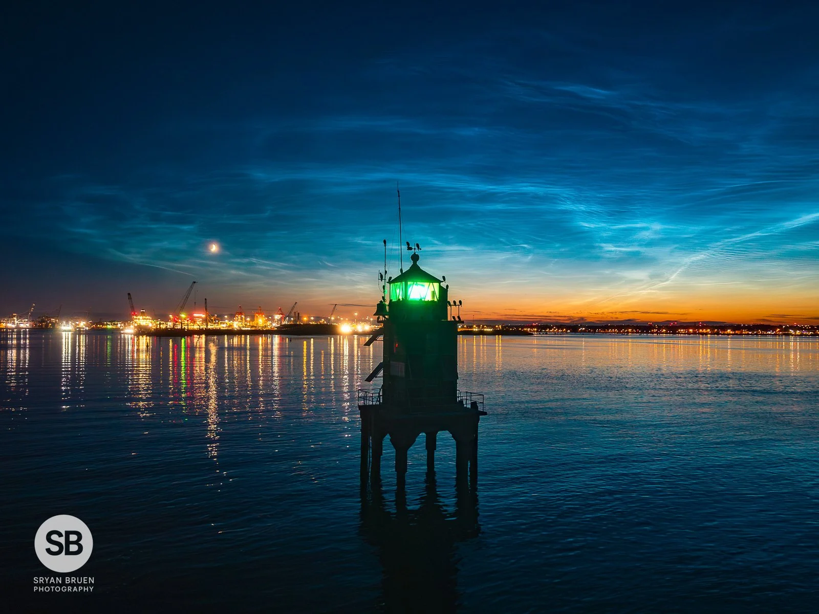 2025-06-29 North Bank Lighthouse noctilucent clouds 29 June 2025.jpg