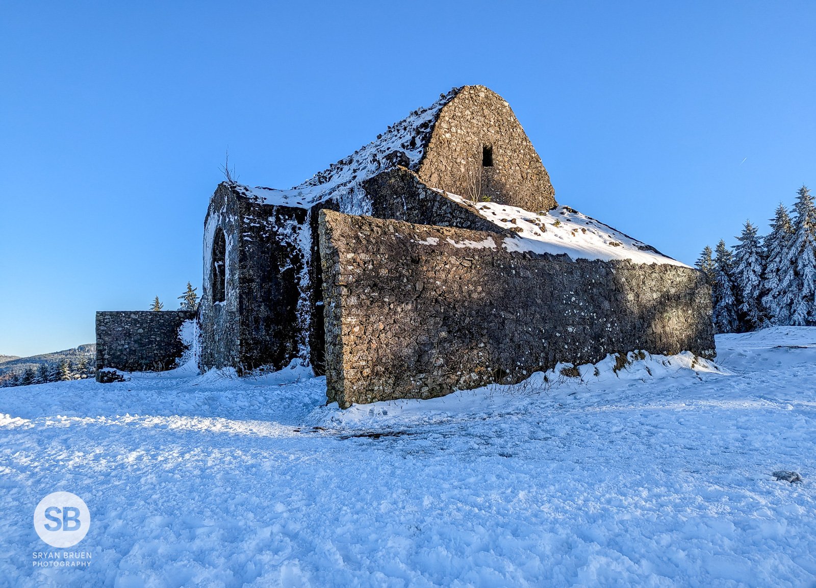 2023-03-10 Hellfire Club snow building 10 March 2023.jpg