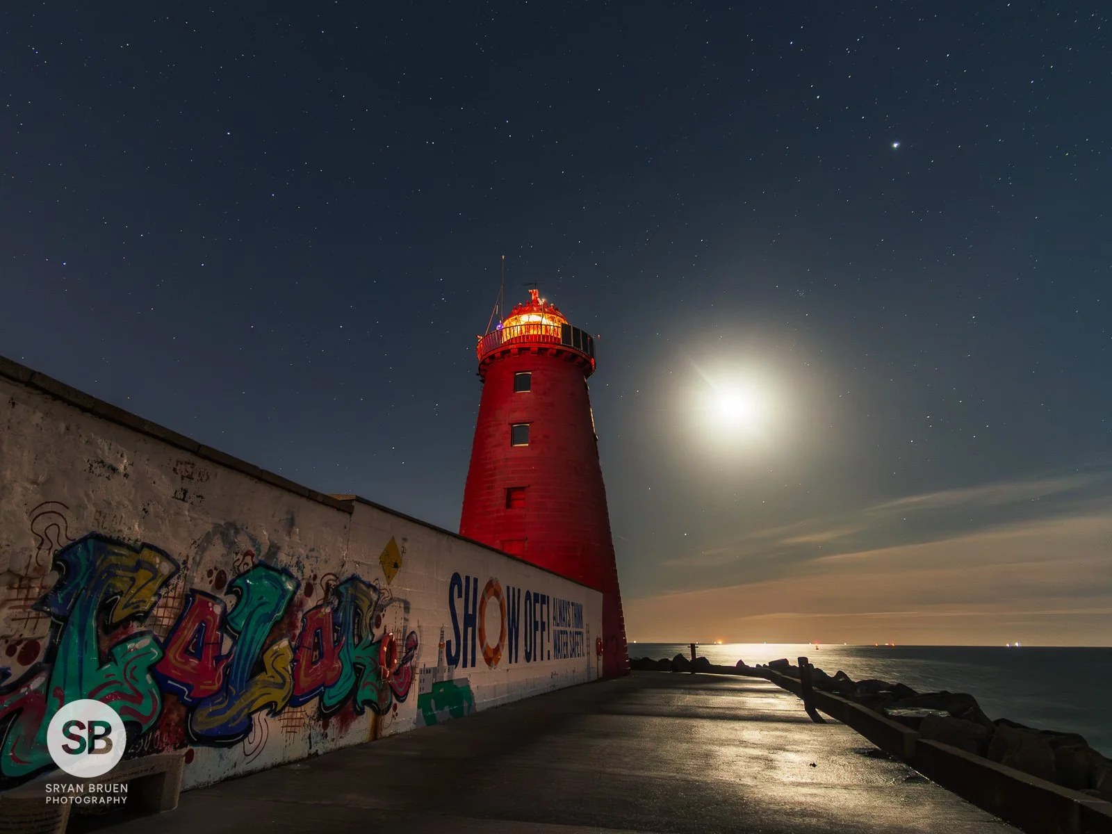 2025-11-12 Poolbeg Lighthouse moon stars.jpg