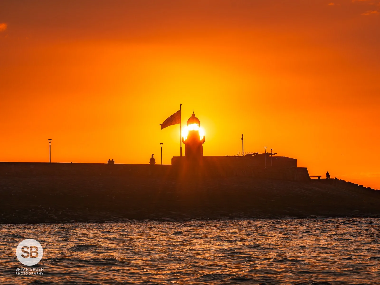 2025-05-03 Dun Laoghaire Lighthouse sunset alignment 3 May 2025.jpg