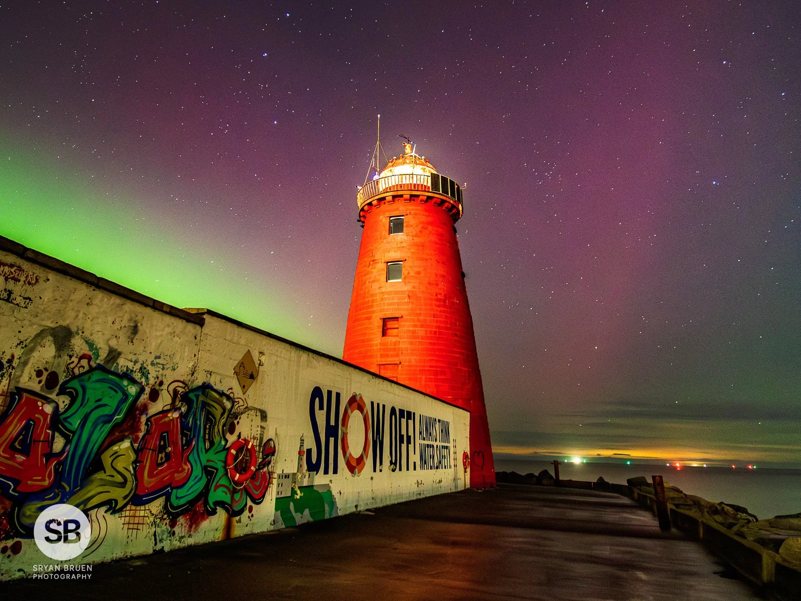 2026-01-19 Aurora borealis Poolbeg Lighthouse.jpg