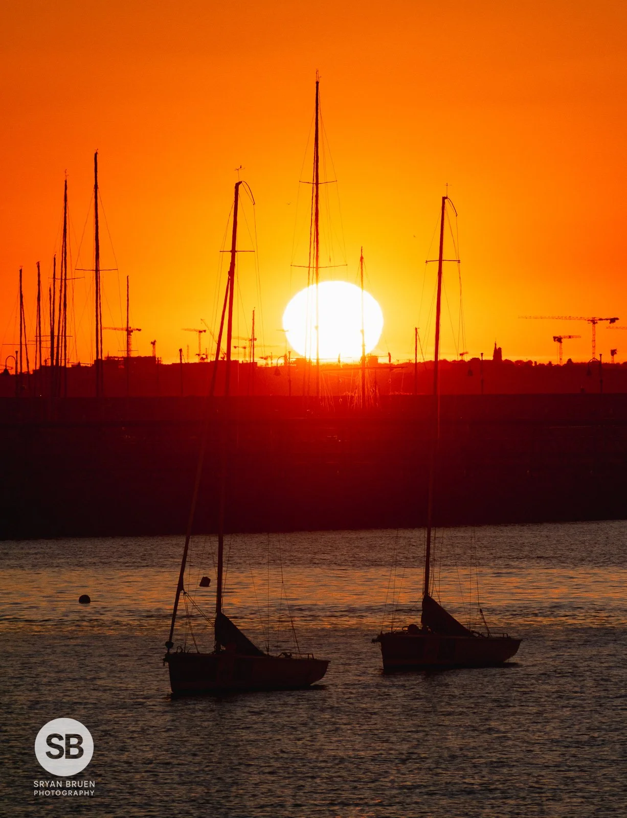 2022-08-11 Dun Laoghaire boats sunset 11 August 2022.jpg