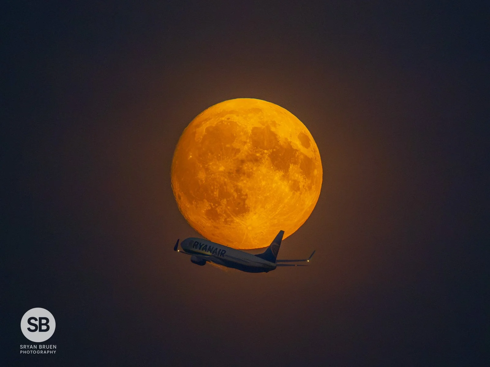 2026-08-26 Ryanair flies to the moon at Dublin Airport.jpg