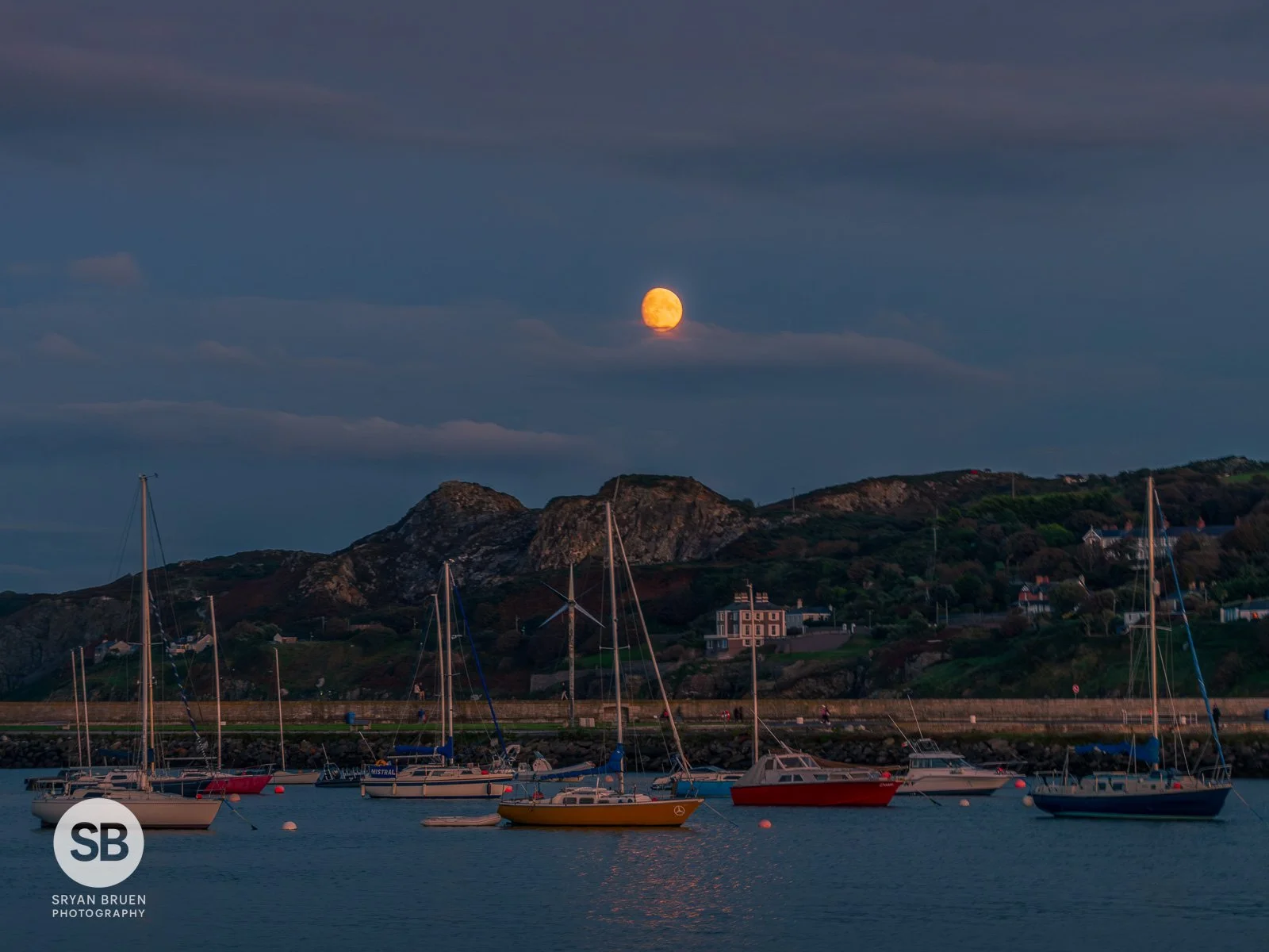 2023-09-26 Howth Harbour moon 26 September 2023.jpg