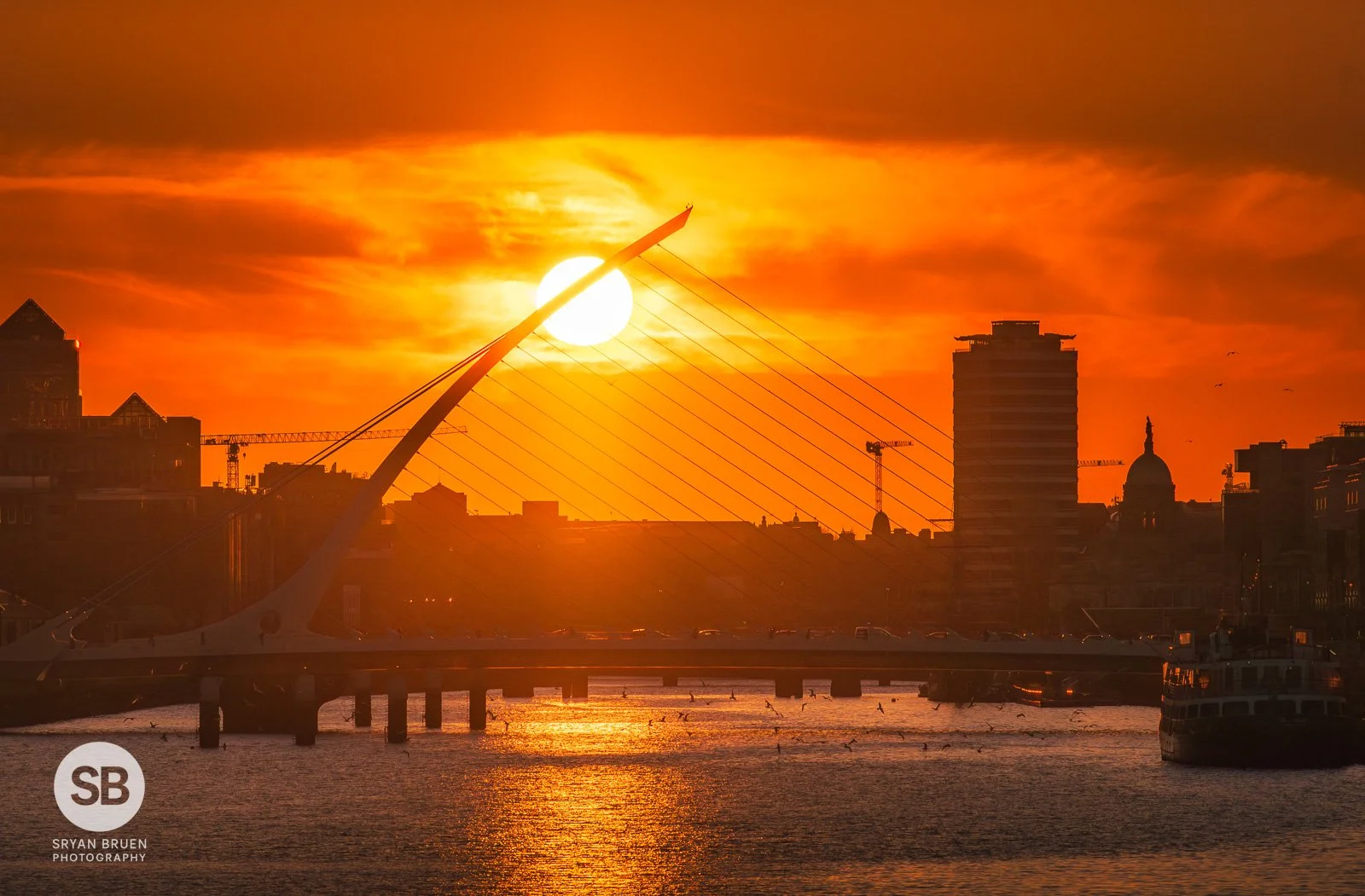 2025-04-01 Samuel Beckett Bridge sunset 1 April 2025.jpg
