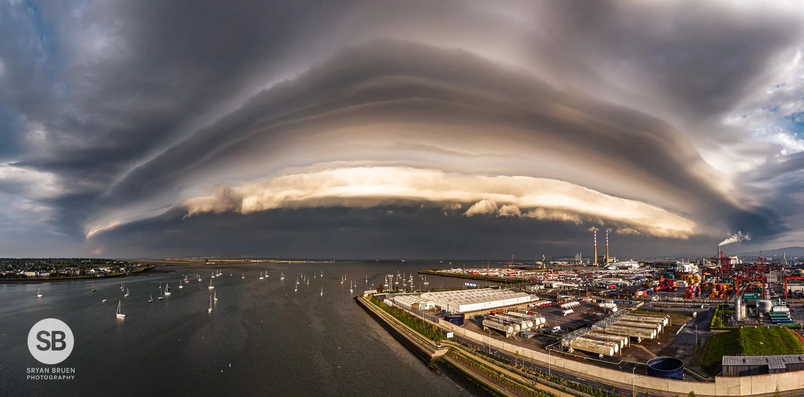 2025-05-12 Clontarf shelf cloud pano 12 May 2025.jpg