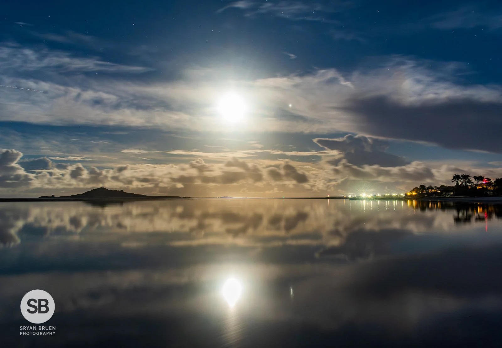 2023-10-29 Burrow Beach moonrise reflections moondog 29 October 2023.jpg
