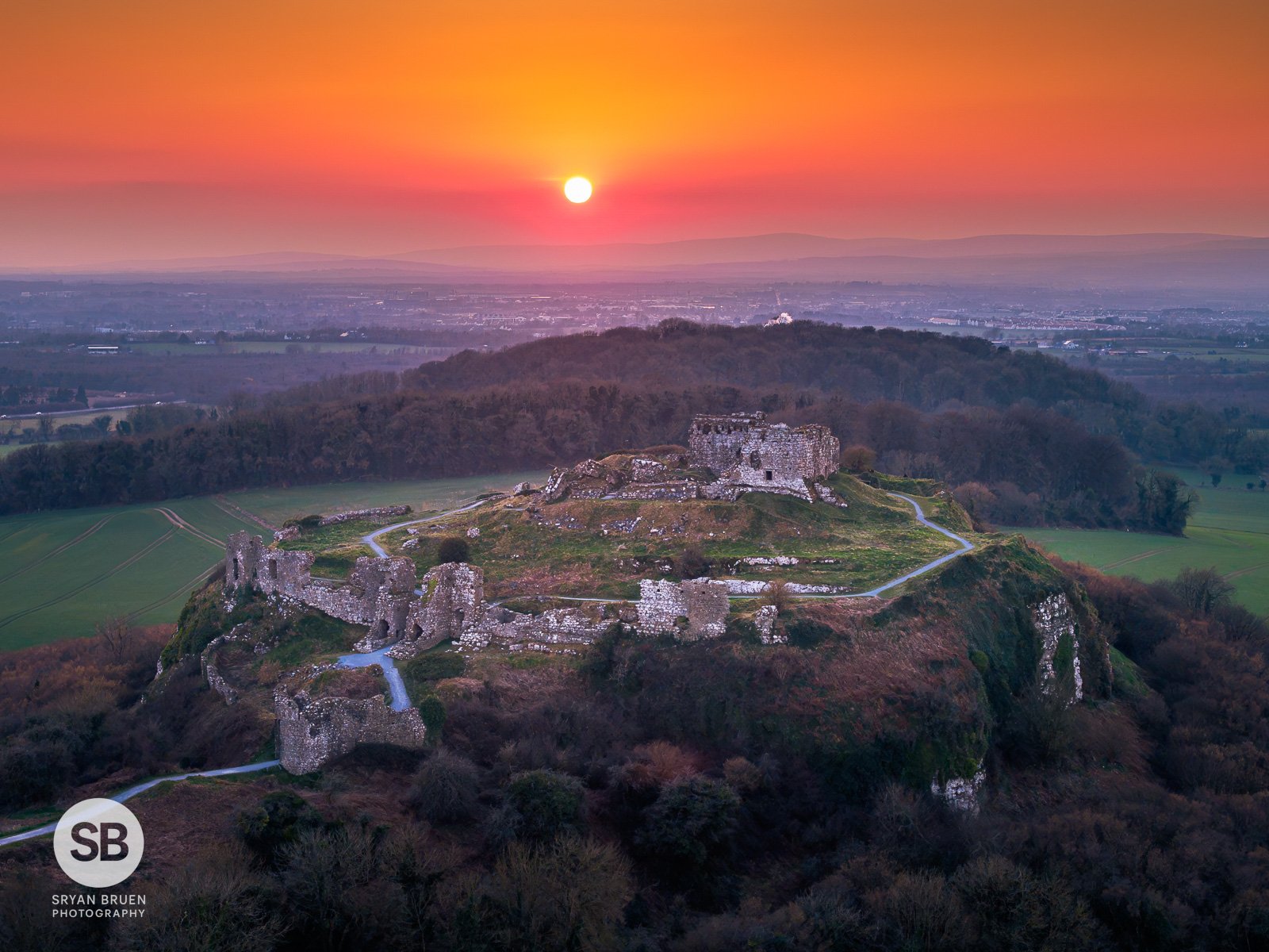 2025-03-18 Rock of Dunamase sunset hazy.jpg