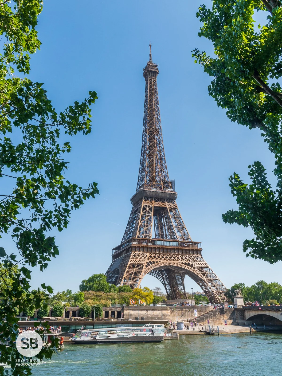 2023-05-25 Eiffel Tower framed sunshine 25 May 2023.jpg
