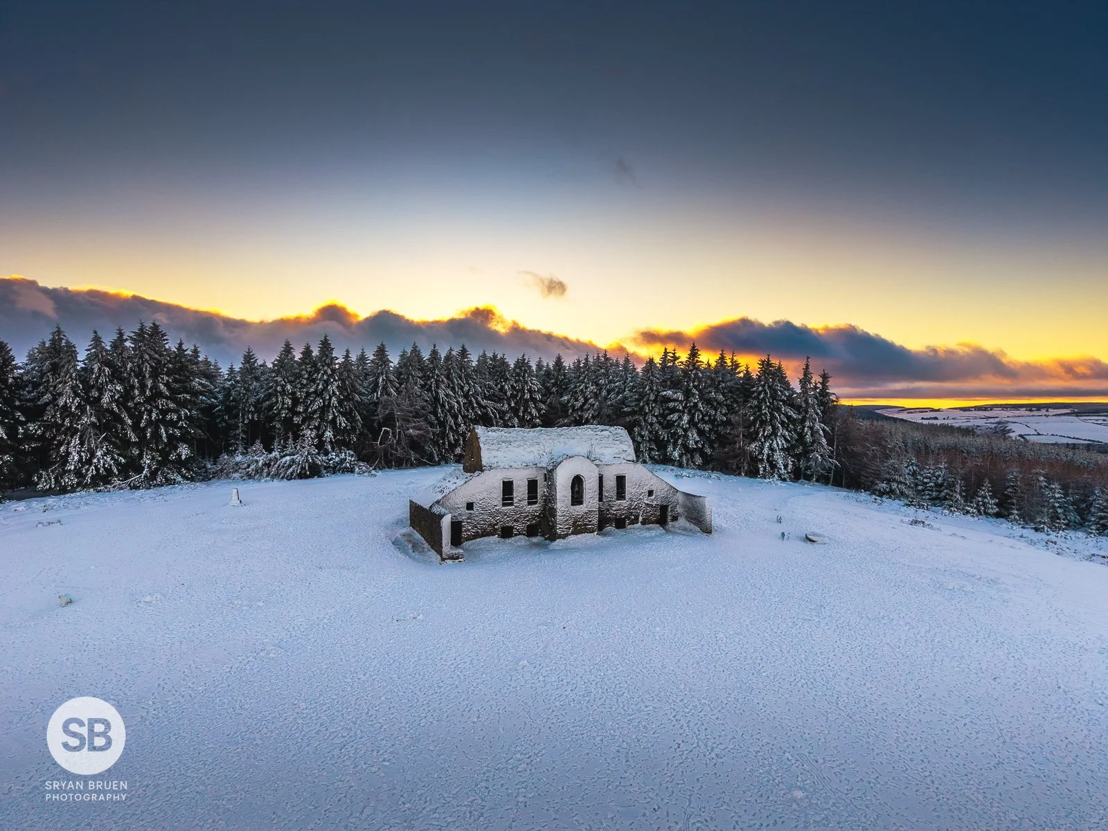 2025-01-07 Hellfire Club snow sunset 7 January 2025.jpg