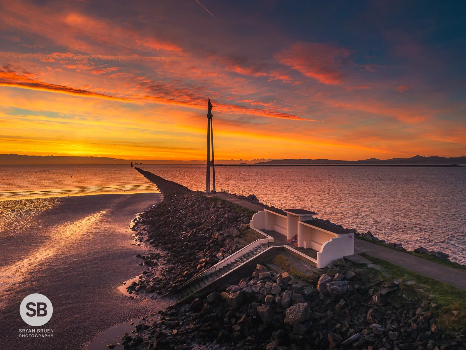 2025-11-21 North Bull Wall sunrise sky.jpg