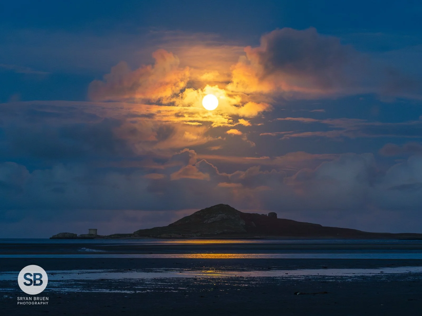 2023-10-29 Ireland's Eye moonrise 3 29 October 2023.jpg