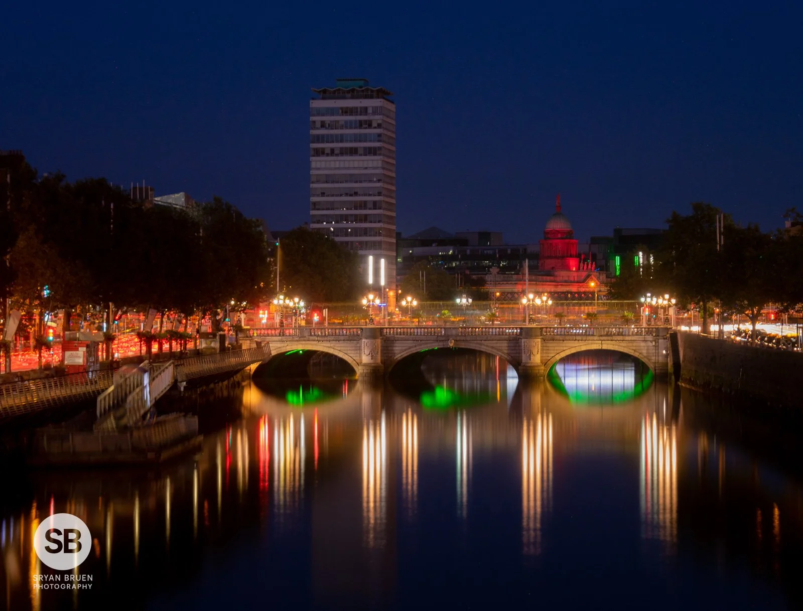 2020-10-08 Dublin City night long exposure reflections 8 October 2020.jpg