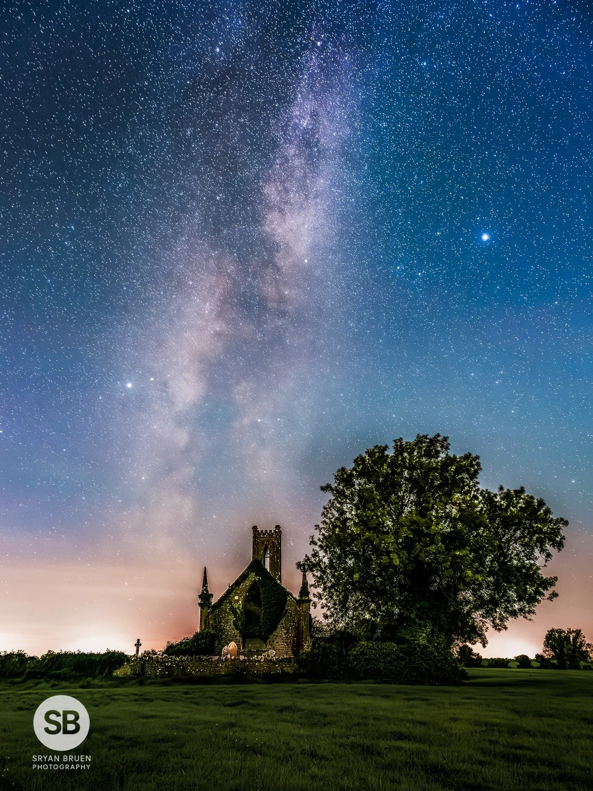 2026-10-08 Ballynafagh Church milky way.jpg