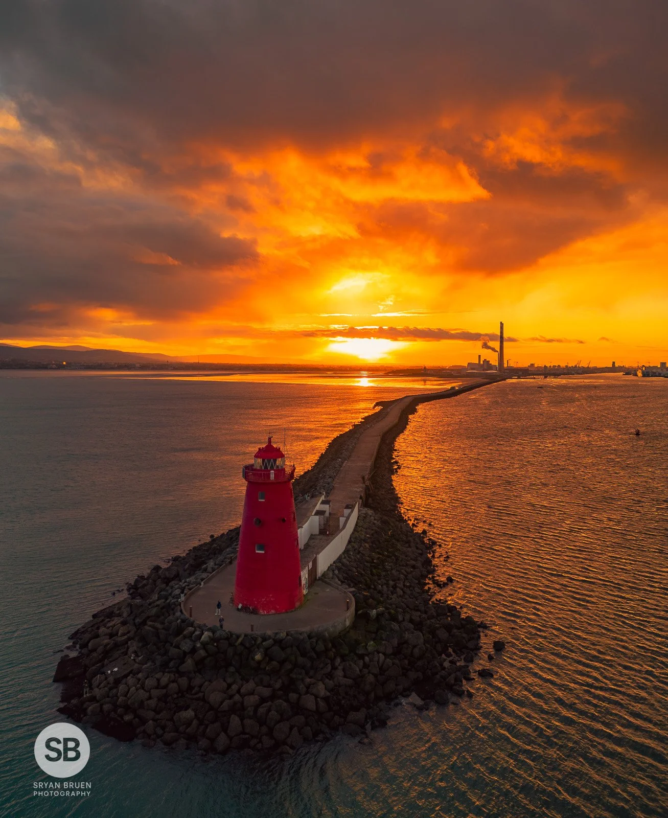 2023-10-14 Poolbeg Lighthouse sunset portrait 14 October 2023.jpg