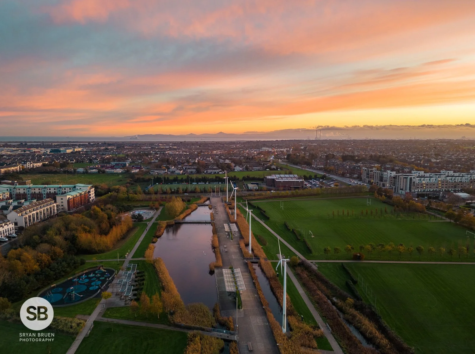 2022-11-17 Father Collins Park colourful sunset 17 November 2022.jpg