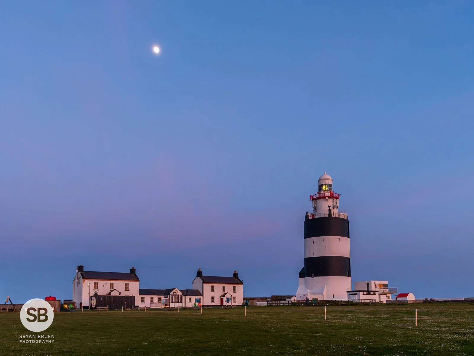 2024-04-20 Hook blue hour and moon 20 April 2024.jpg