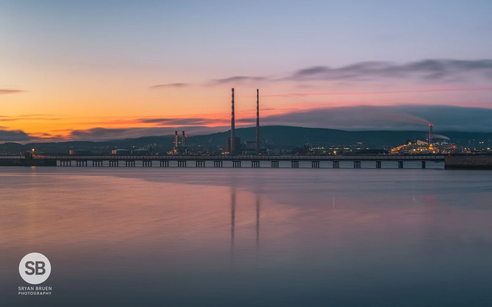 2025-11-30 Wooden Bridge Poolbeg dawn long exposure.jpg