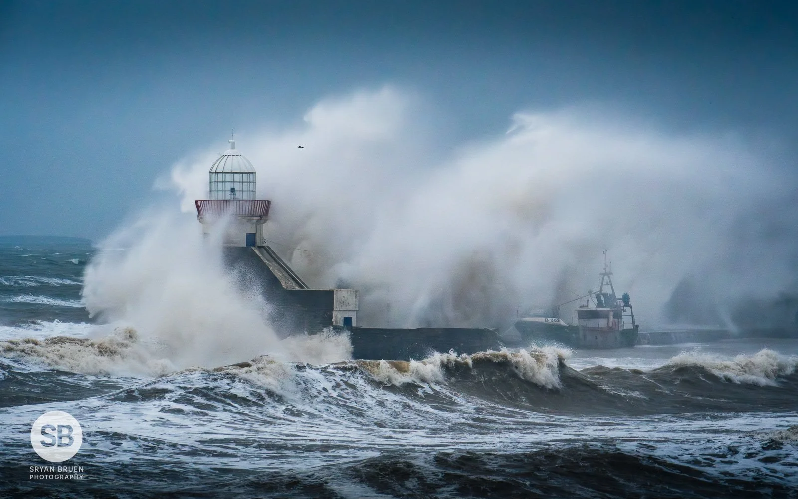 2026-02-03 Huge waves covering Balbriggan pier.jpg