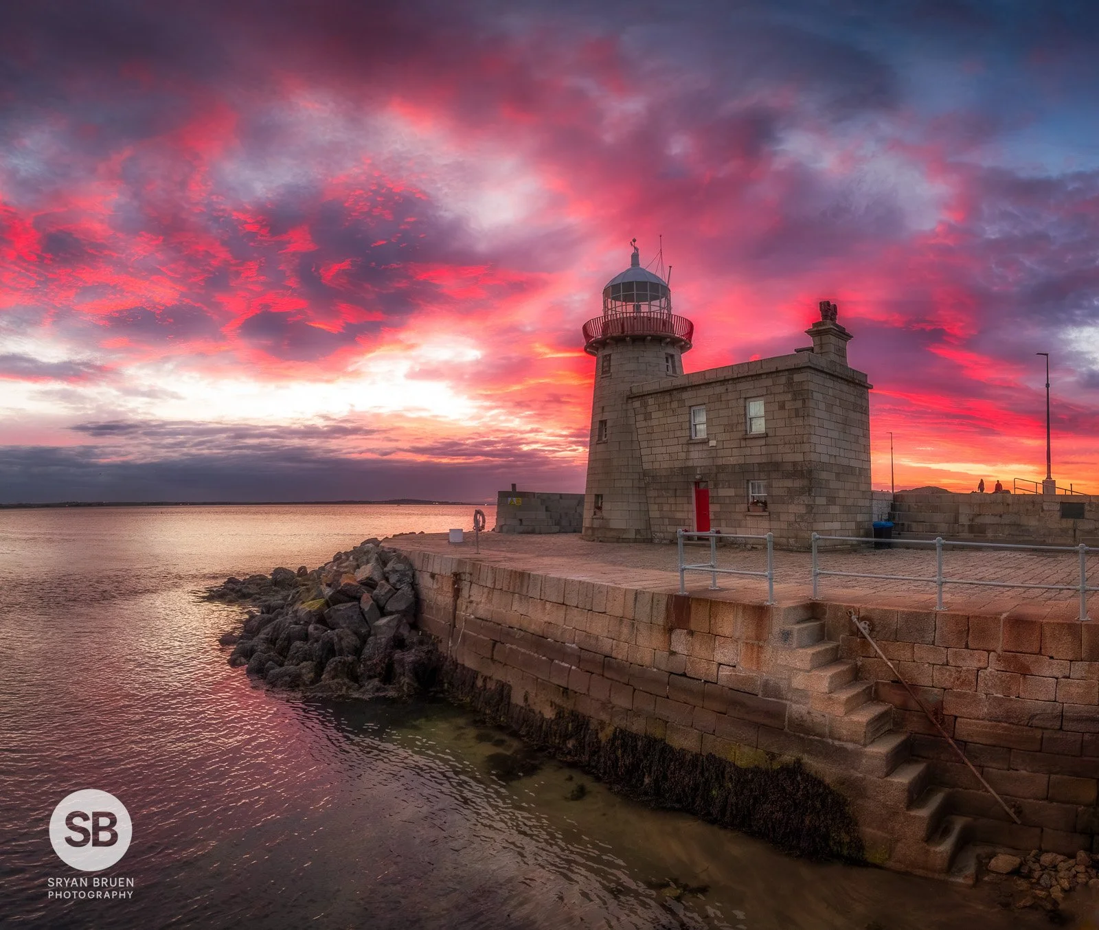 2026-06-17 Howth Lighthouse sunset red sky pano.jpg