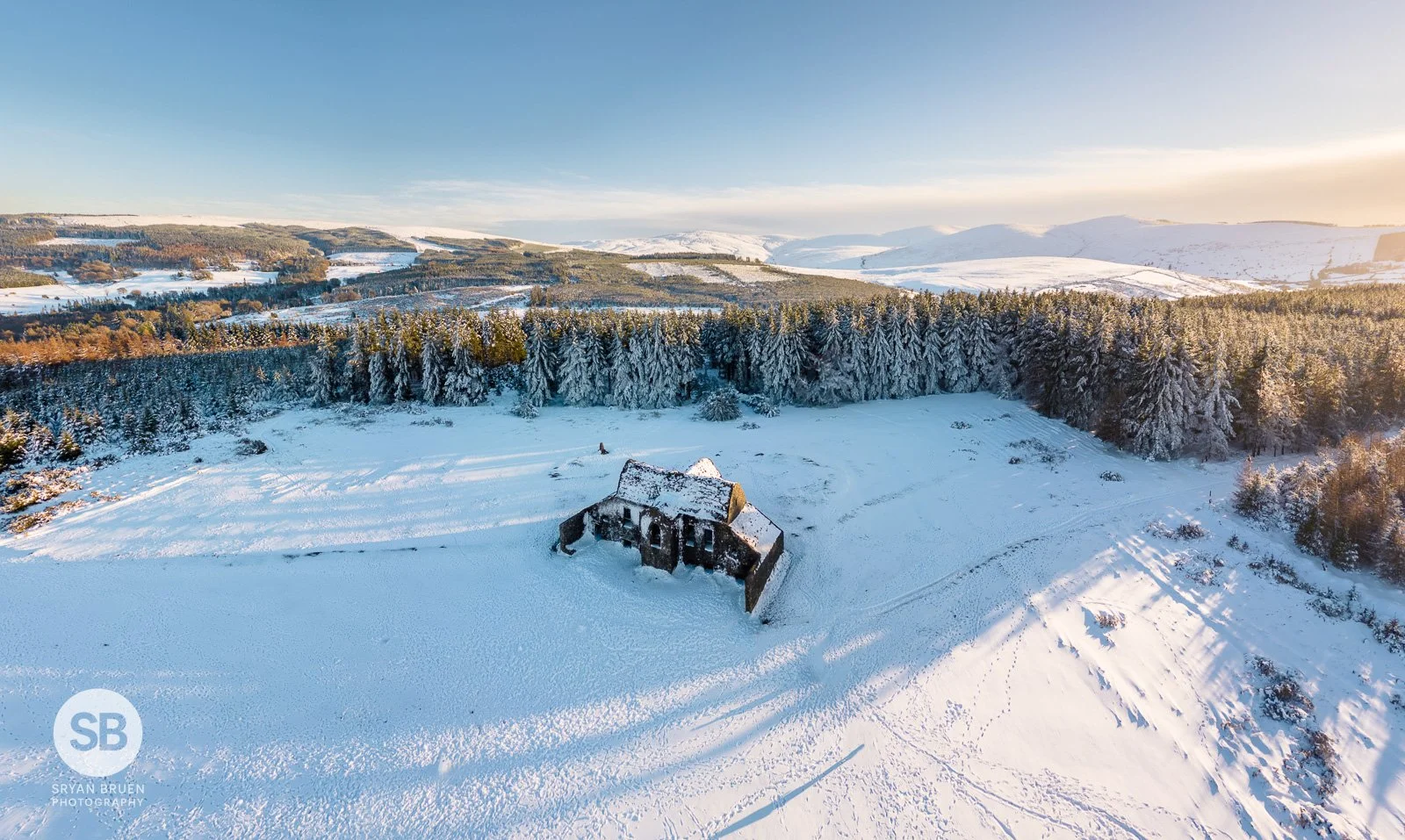 2023-03-10 Hellfire Club snow pano 10 March 2023.jpg