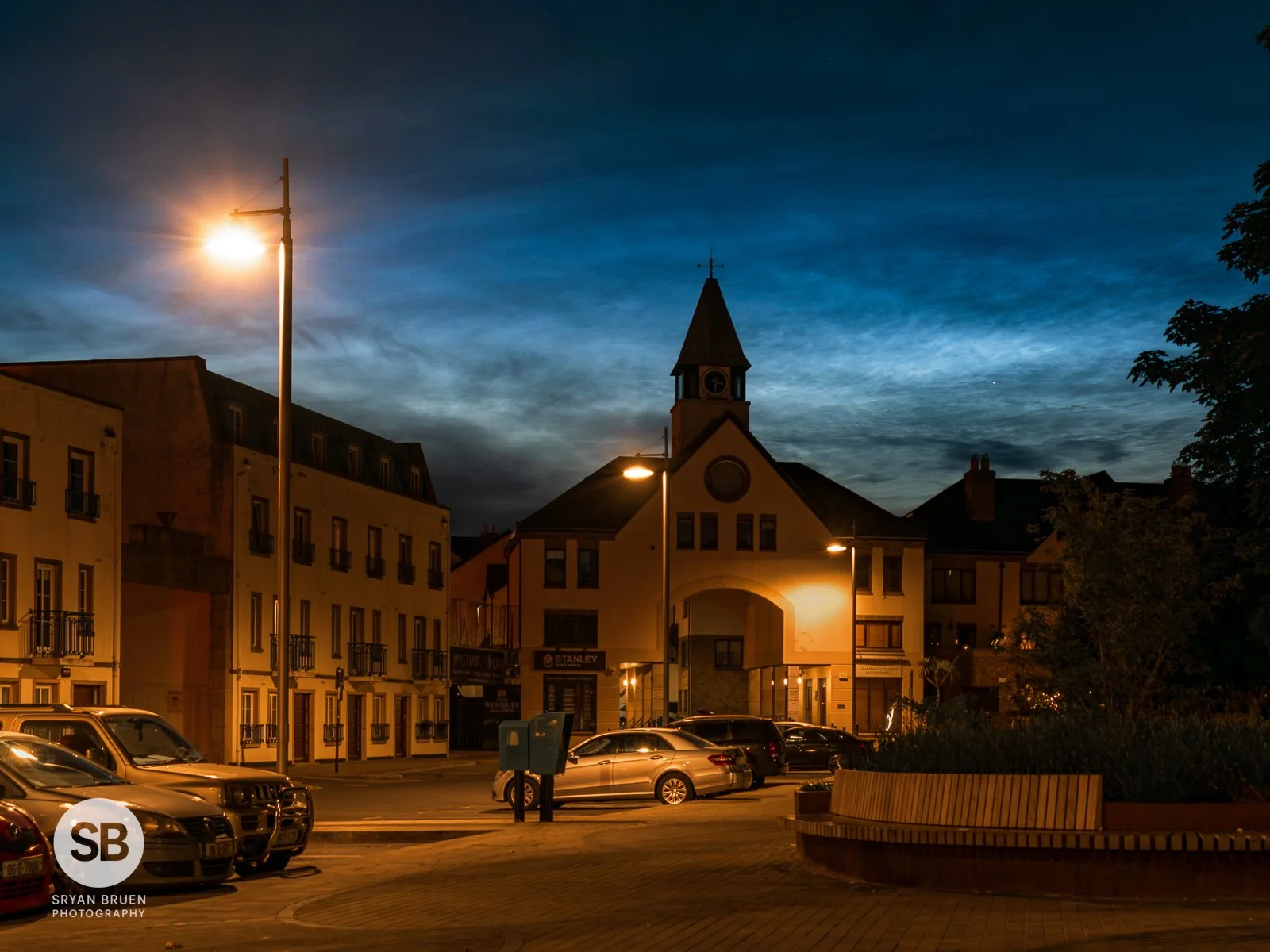 2021-06-18 Malahide Marina noctilucent clouds 18 June 2021.jpg