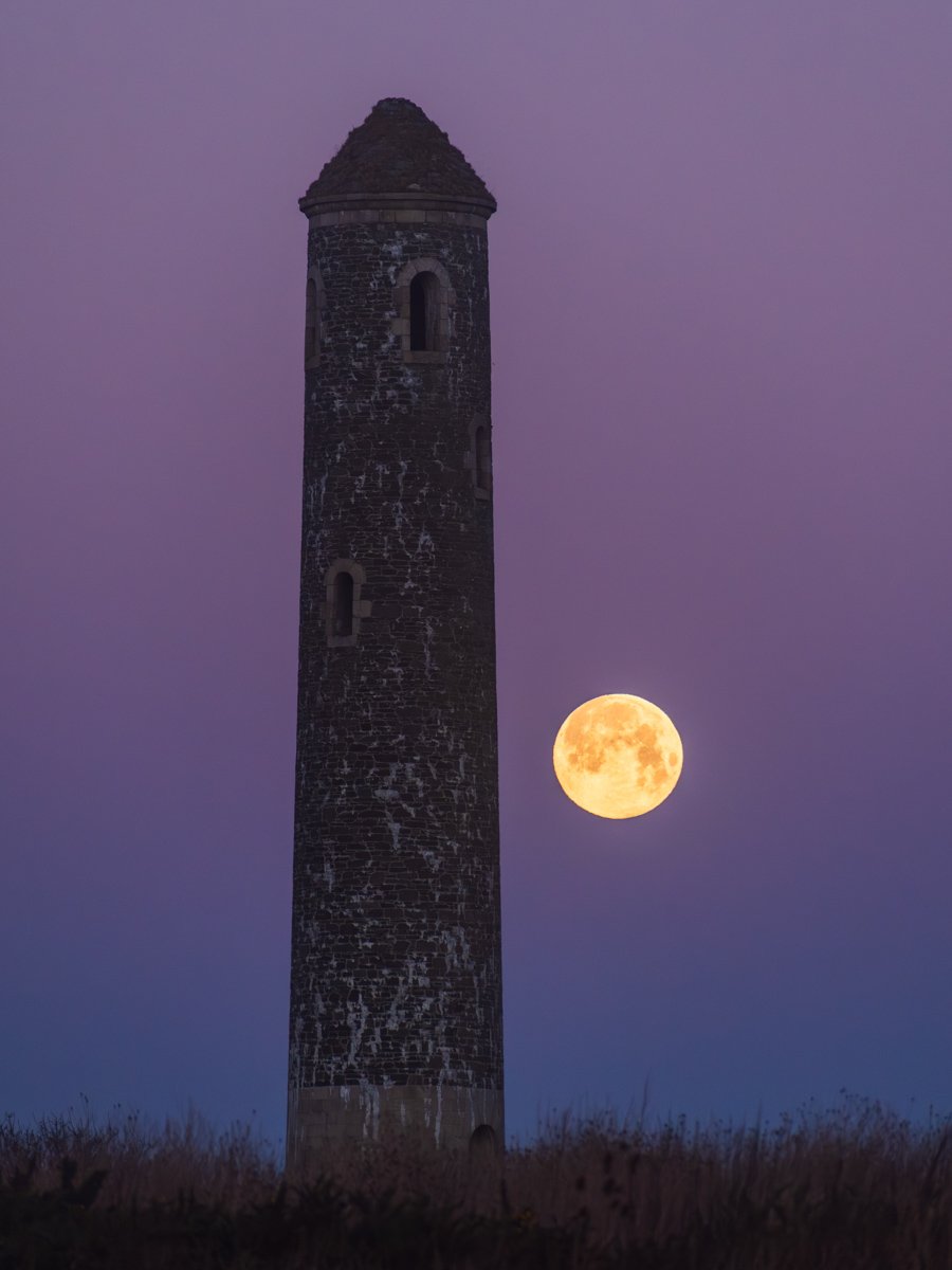 2026-01-03 Portrane Round Tower moonset.jpg