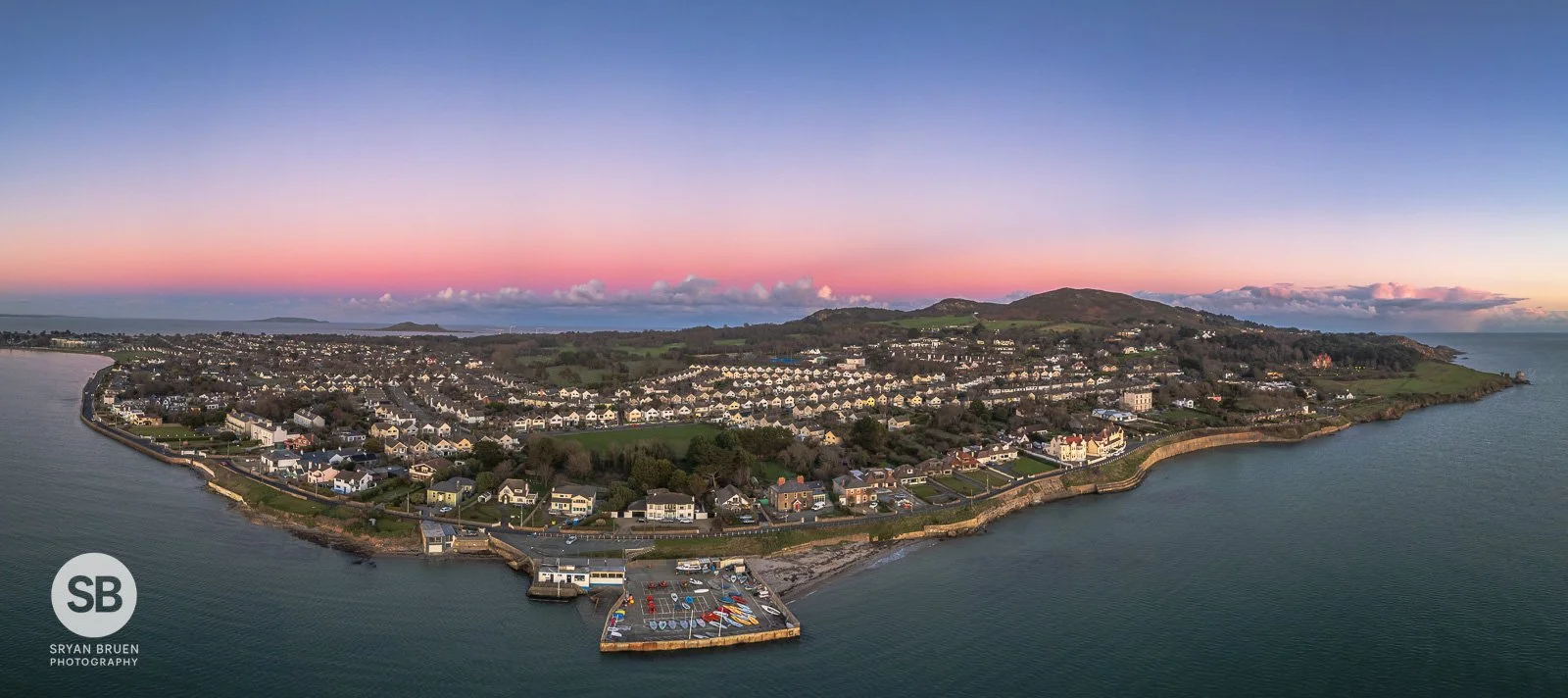 2024-01-17 Howth Sutton anticrepuscular rays and sea snow showers 17 January 2024.jpg