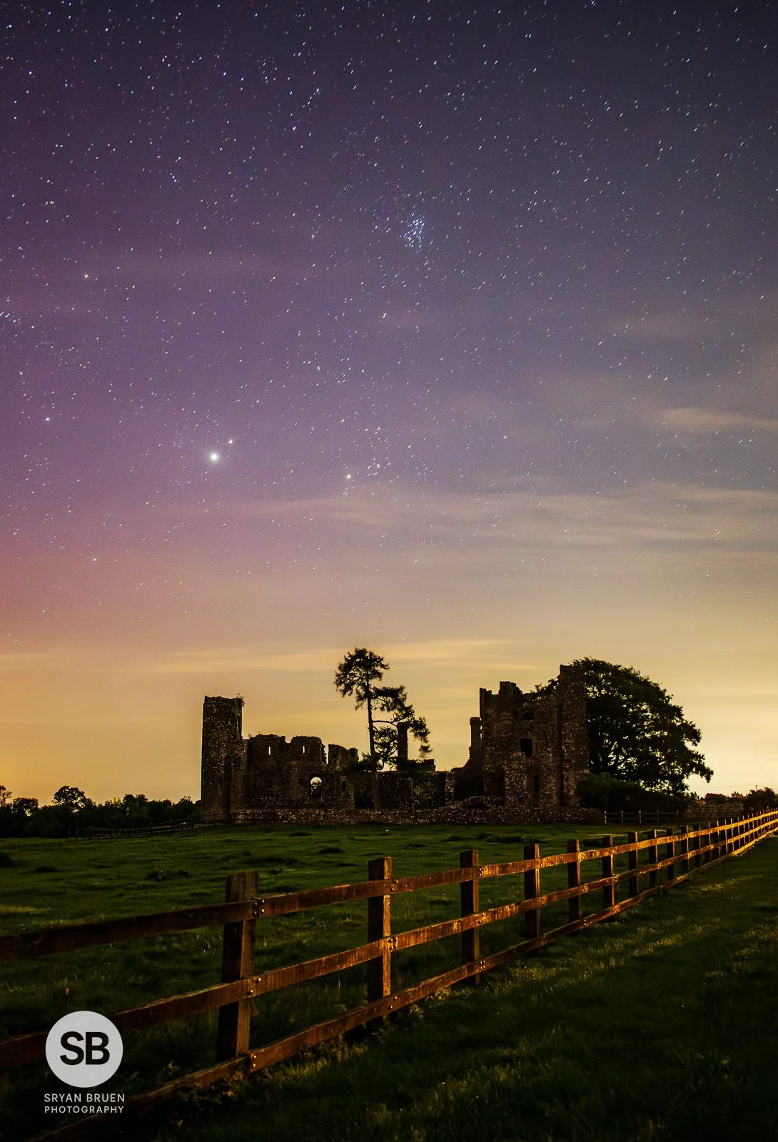 2024-08-12 Bective Abbey starry sky 12 August 2024.jpg
