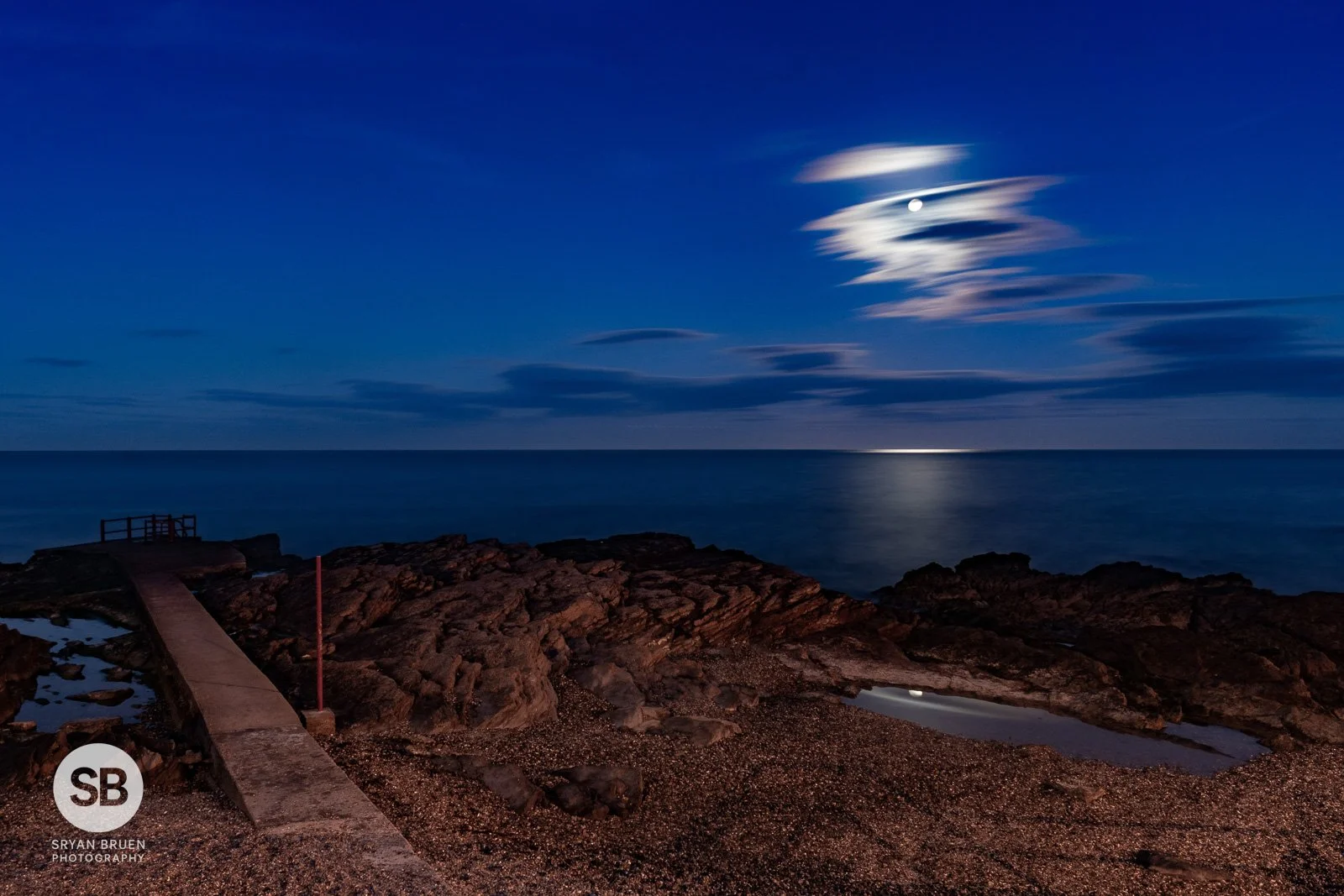 2020-04-07 High Rock Pink Moon rise 7 April 2020.jpg