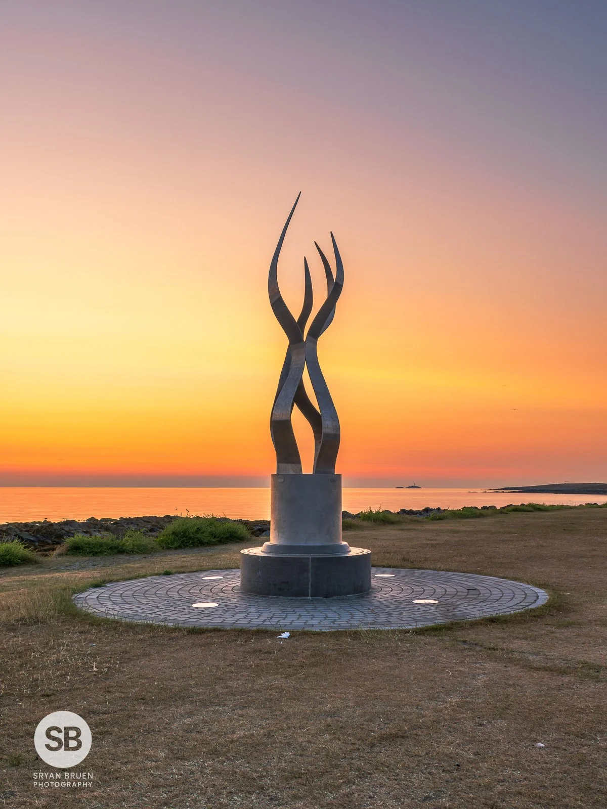 2021-07-21 Skerries statue at dawn 21 July 2021.jpg