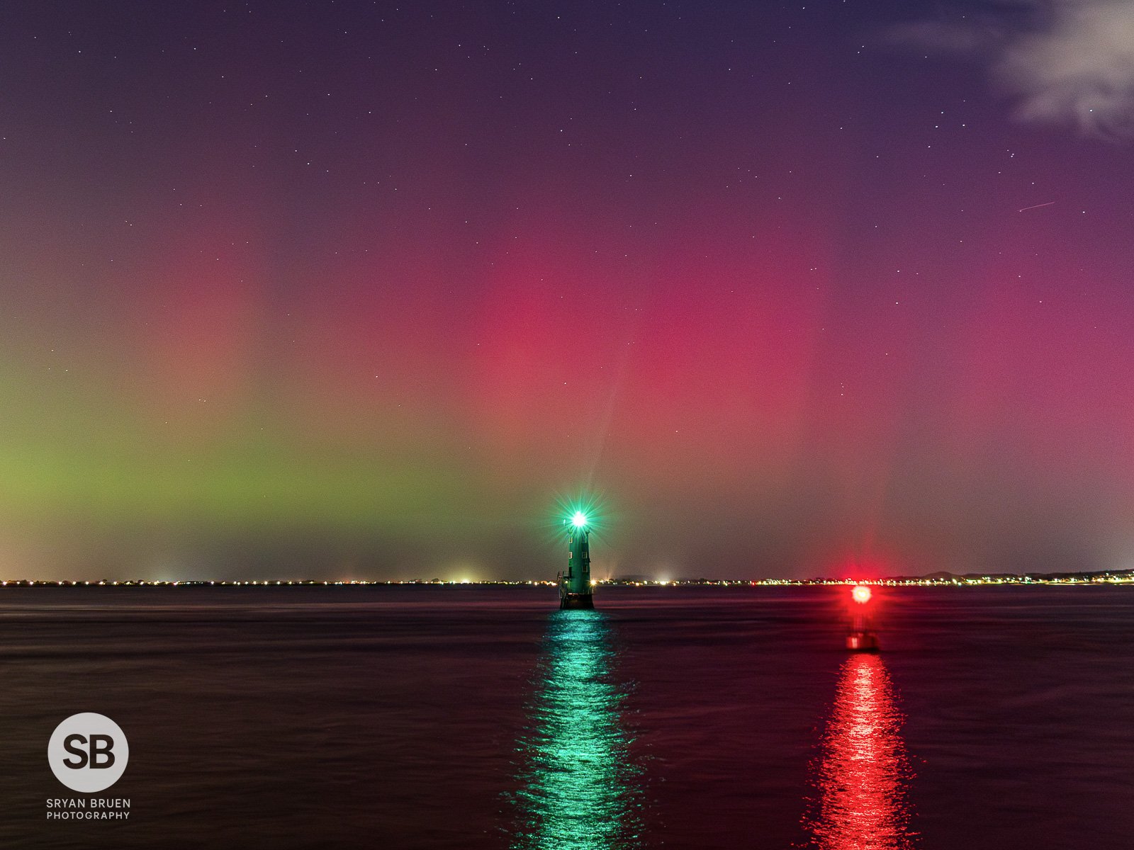2025-11-12 North Bull Lighthouse aurora.jpg