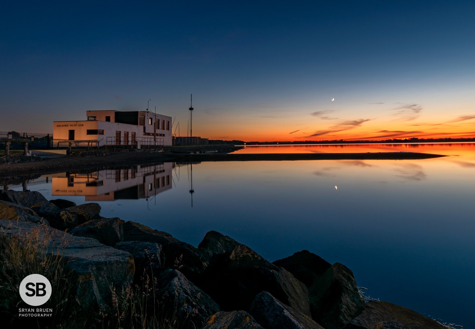 2022-06-01 Malahide yacht club blue hour 1 June 2022.jpg