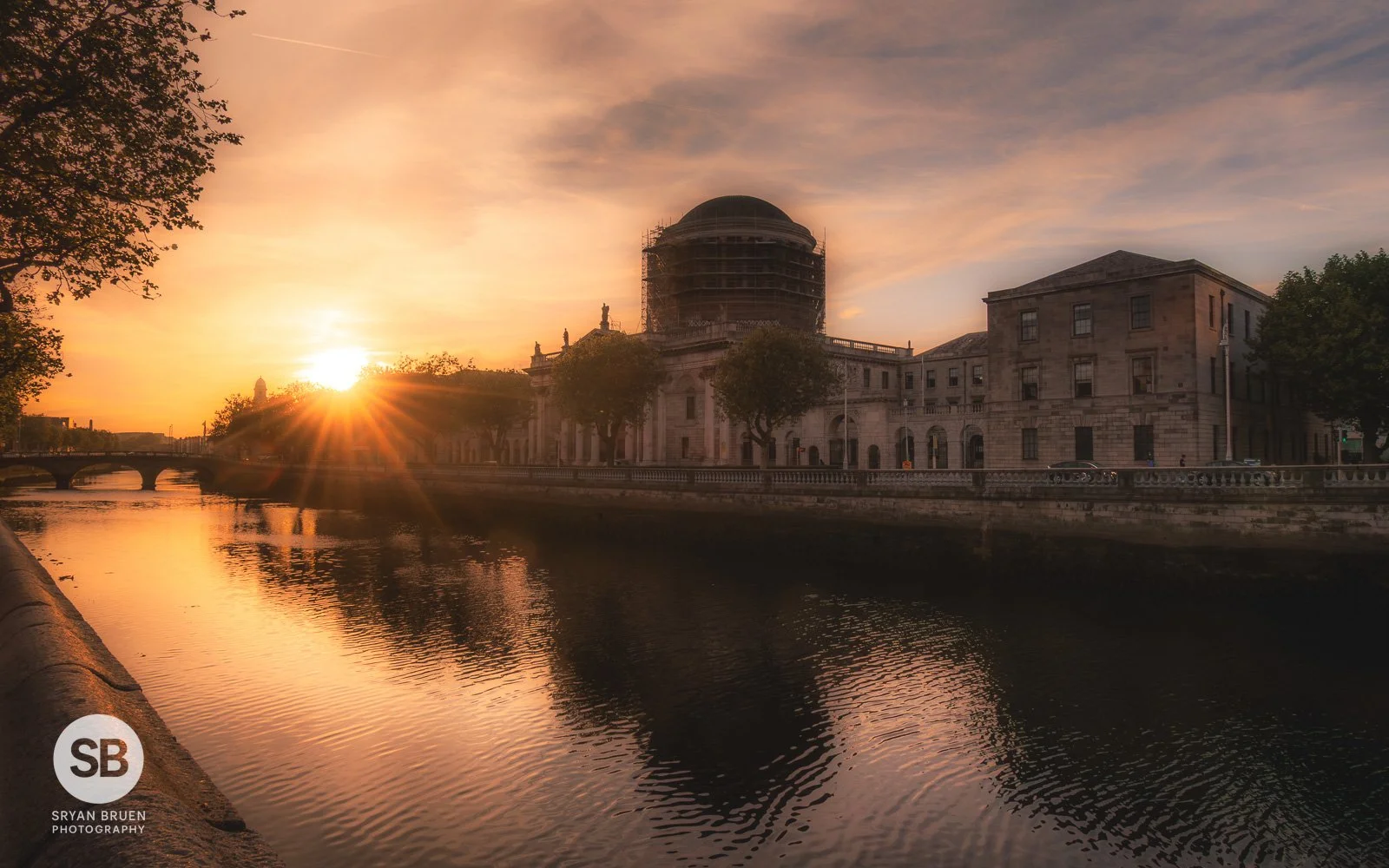 2025-05-14 Four Courts Dublin City sunset 14 May 2025.jpg
